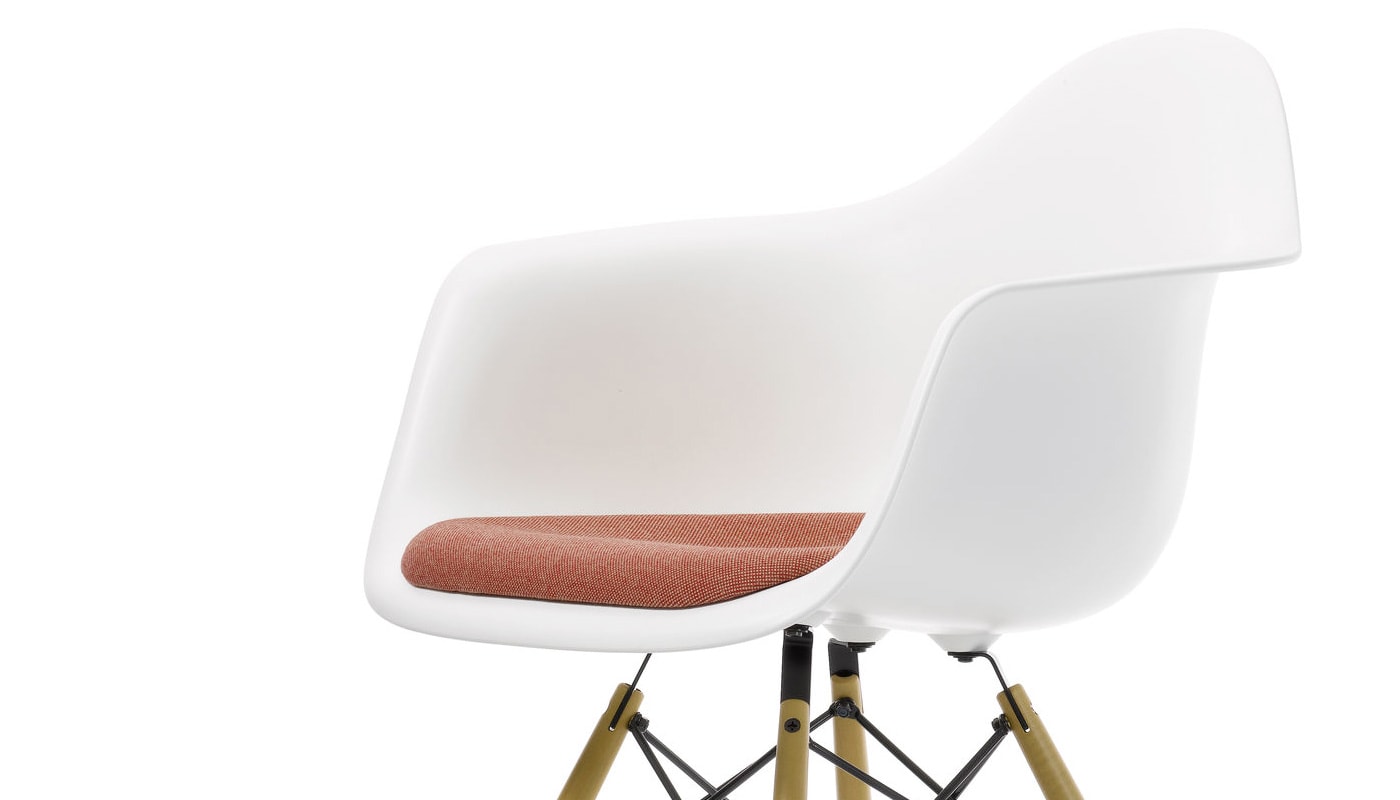 VITRA_Eames Plastic Chair DAW gallery