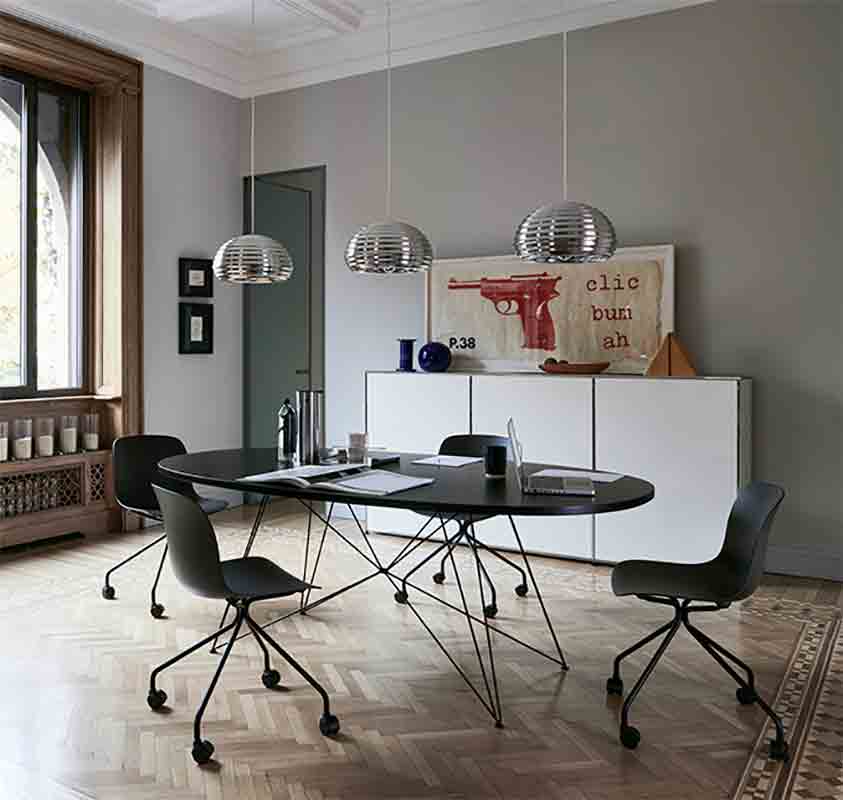 Stilizzazione spazi di lavoro con arredi Vitra, in vendita online sullo shop Della Chiara