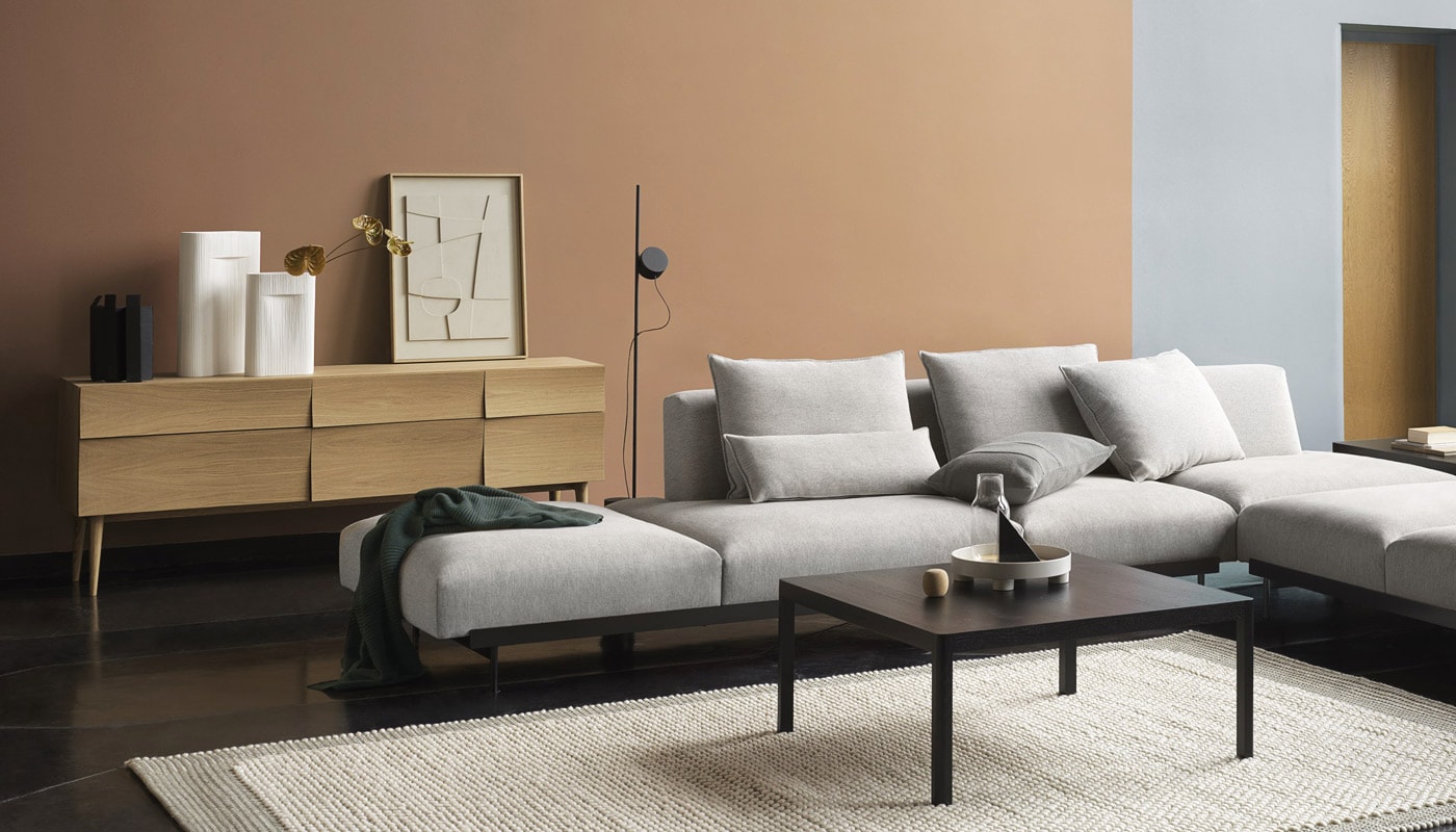 Muuto Ridge Vase vaso, Modular sofa, Reflect sideboard, platform tray per area lounge - gallery