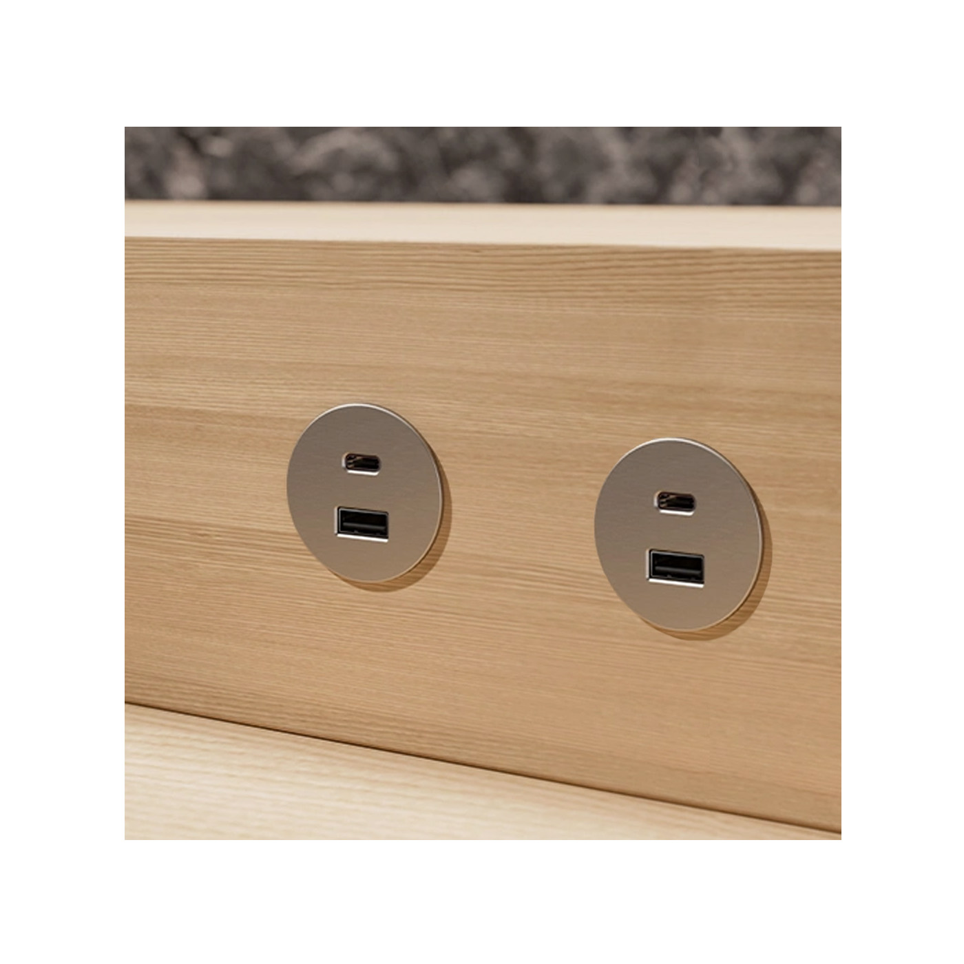 Della-Chiara-V-Pick-sistema-ricarica-USB-vendita-online