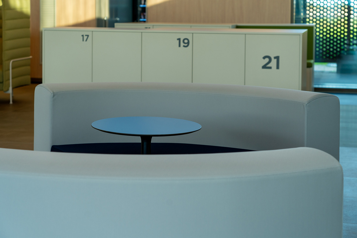 Realizzazione MMB dettaglio divanetto