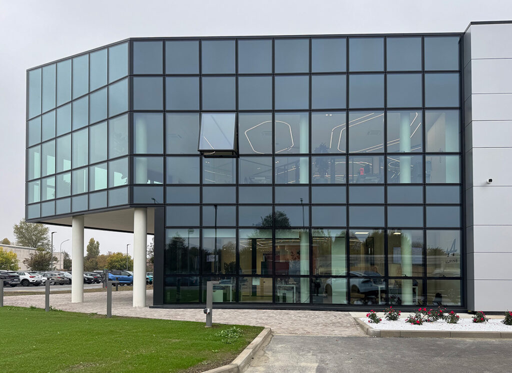 Della Chiara realizzazione arredo uffici sede Iema vista laterale